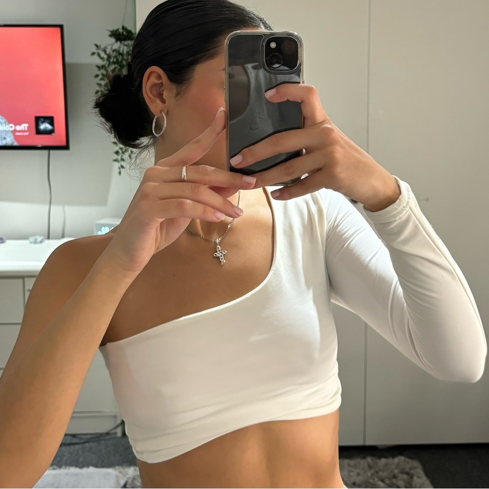 Off shoulder crop top